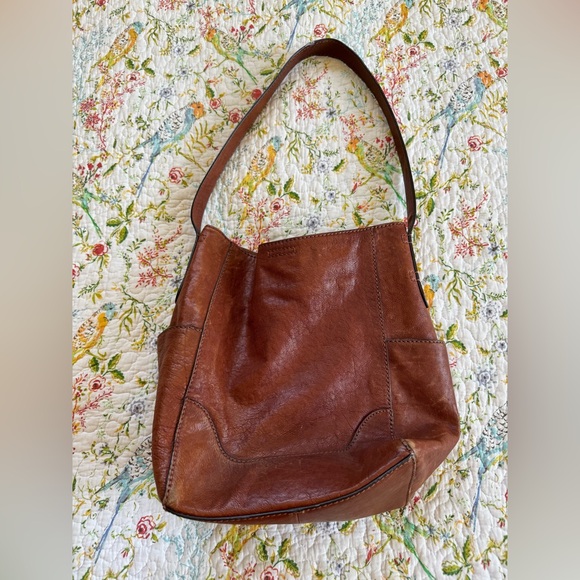 Frye Lovely Cognac Leather Artisan Stitching Side Pocket Hobo Shoulder Bag - Picture 3 of 8
